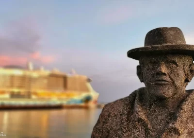 Puerto del Rosario - Statue Pescador de Viejas