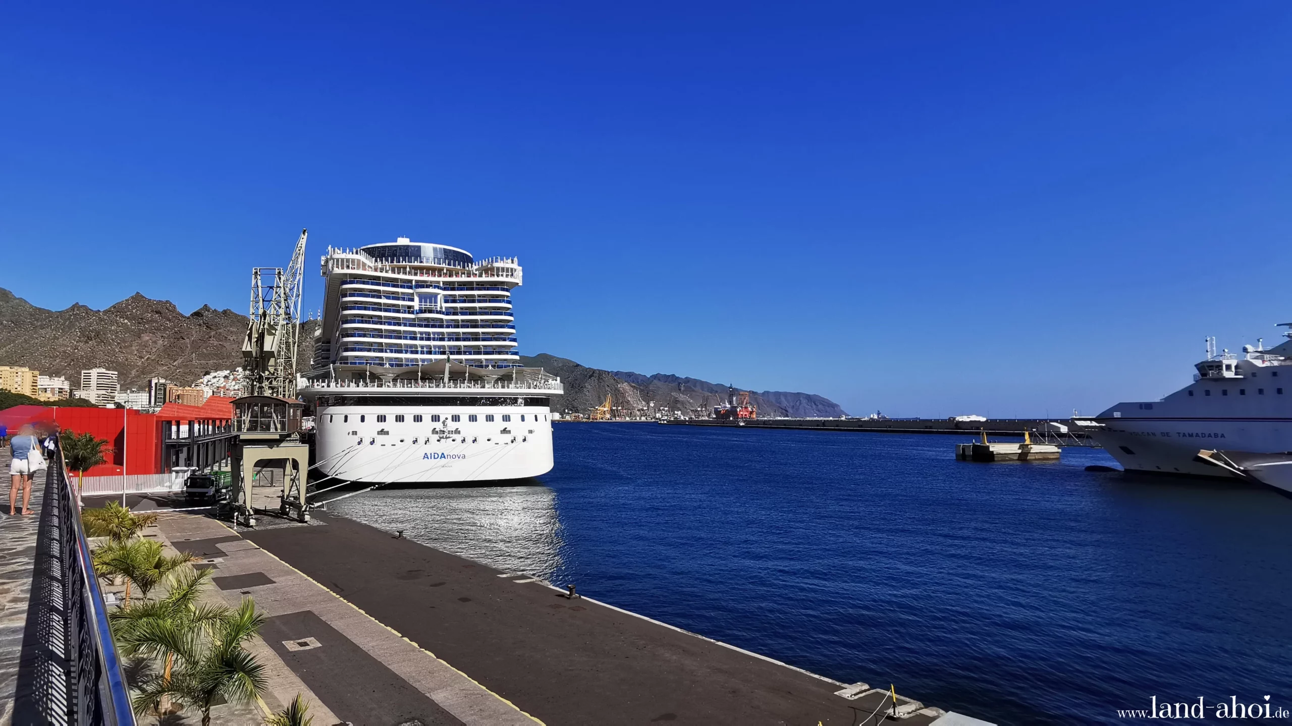 Santa Cruz de Tenerife - Kreuzfahrthafen - AIDAnova - Muelle Norte