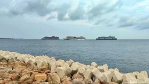 Cannes - Kreuzfahrthafen - Reede