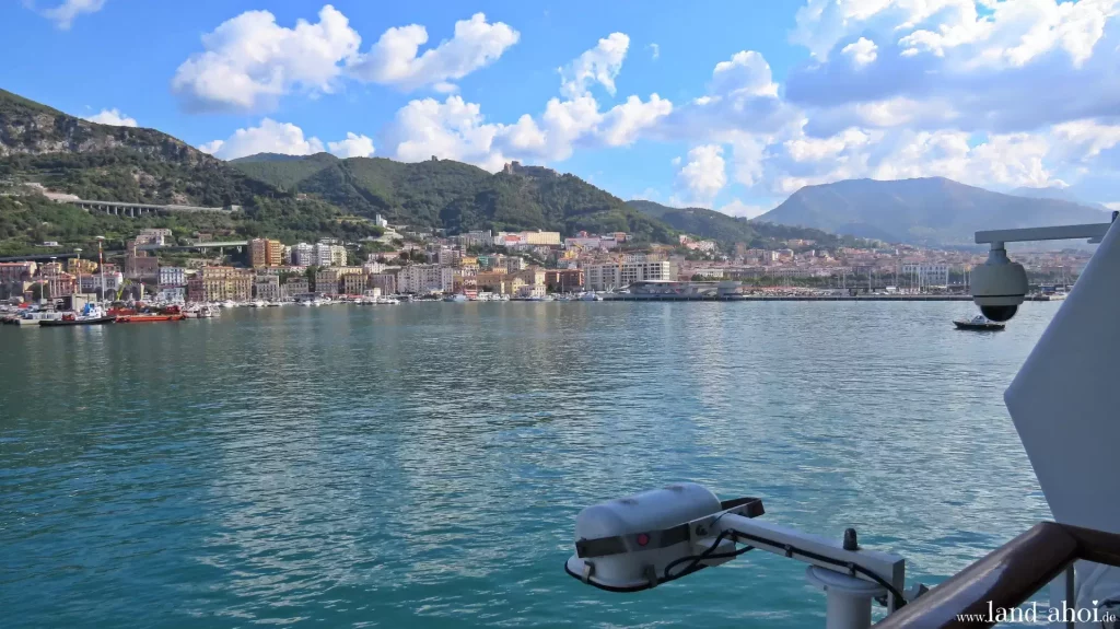 Salerno -Kreuzfahrthafen - Stadtblick Salerno -Kreuzfahrthafen - Stadtblick
