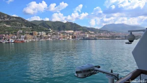 Salerno -Kreuzfahrthafen - Stadtblick