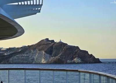 Akrotiri Leuchtturm vom Schiff ausgesehen