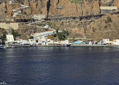 Alter Hafen von Fira auf Santorin