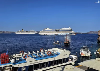 Alter Hafen, Karavolades Treppe und Kreuzfahrtschiffe