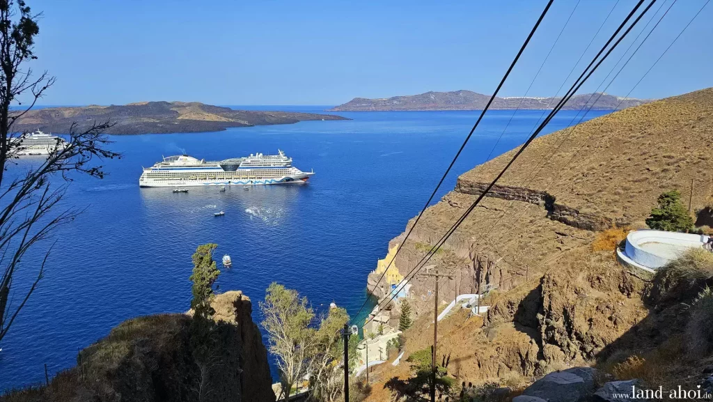 Santorin - Kreuzfahrthafen - AIDAblu Santorin - Kreuzfahrthafen - AIDAblu
