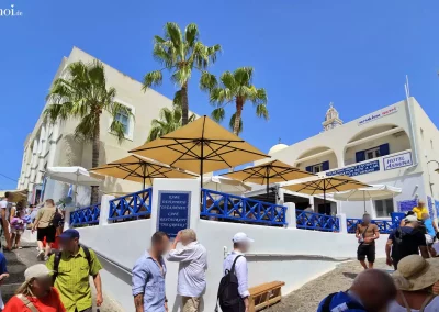 Straßencafé in Fira
