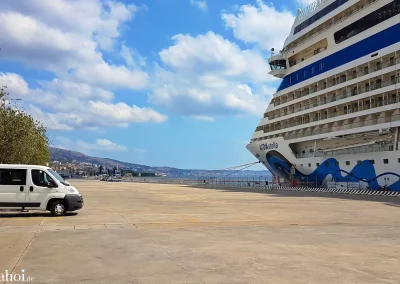 AIDAstella im Hafen von Messina
