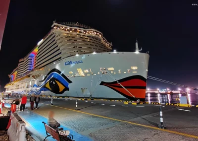 Abu Dhabi - Cruise Terminal - AIDAcosma - nachts