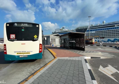 Abu Dhabi - Kreuzfahrthafen - Linienbus Haltestelle