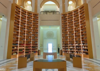 Abu Dhabi - Qasr Al Watan Bibliothek