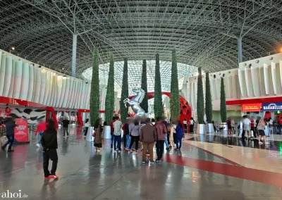 Abu Dhabi - Yas Mall - Ferrari World - Kassenbereich