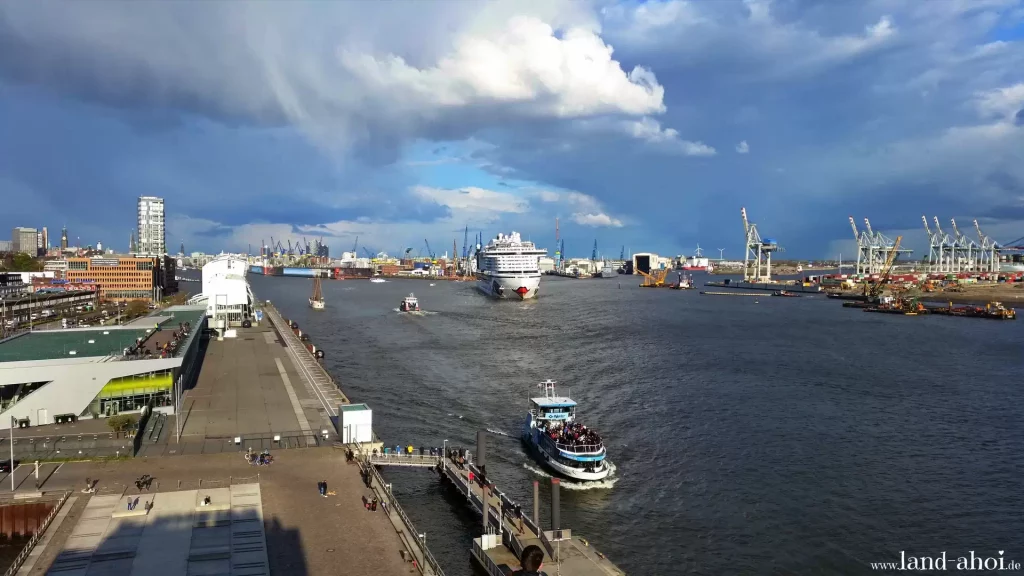 Hamburg - Kreuzfahrthafen - Liegeplatz